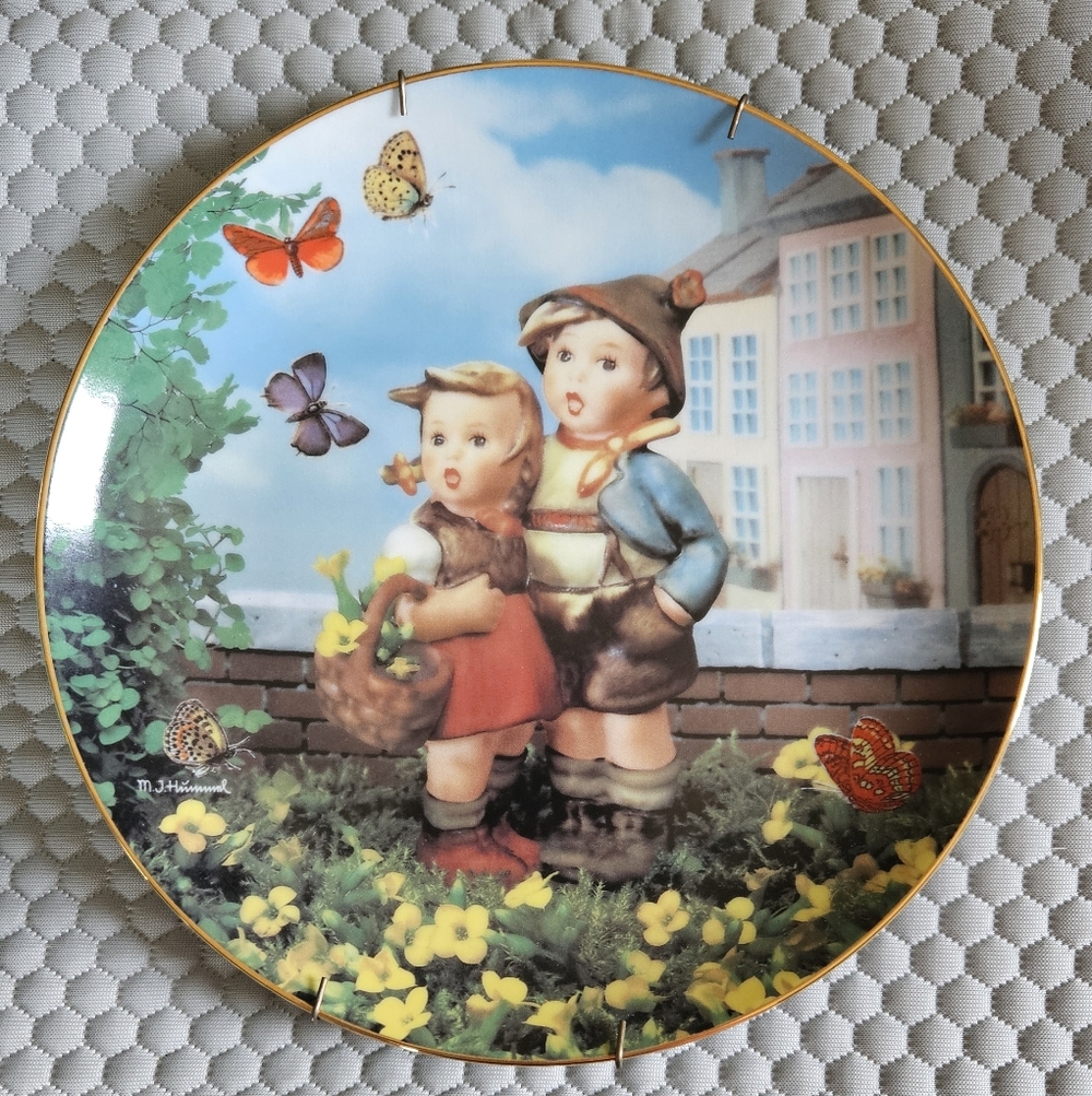 Surprise MJ Hummel Collector Plate